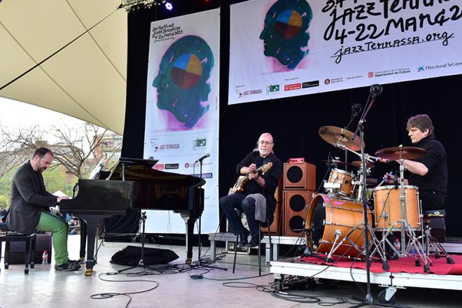 Carles Benavent Un, Dos, Tres