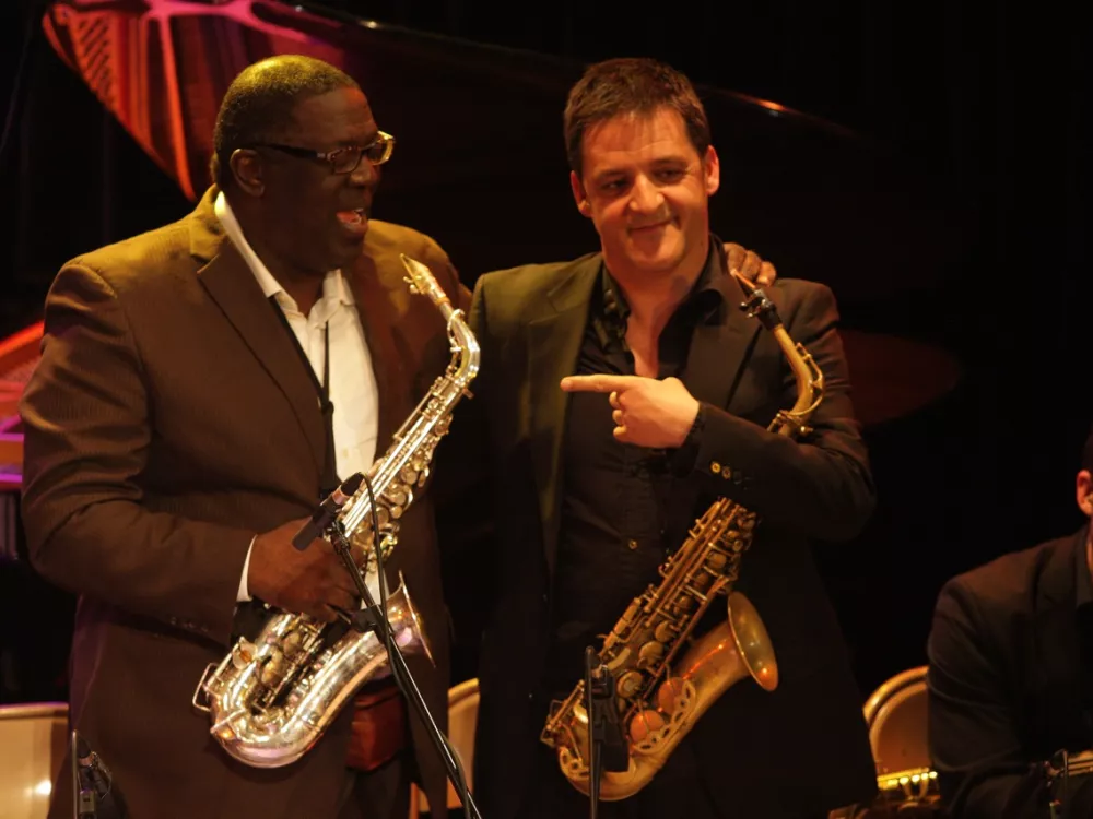 Jesse Davis, Víctor de Diego