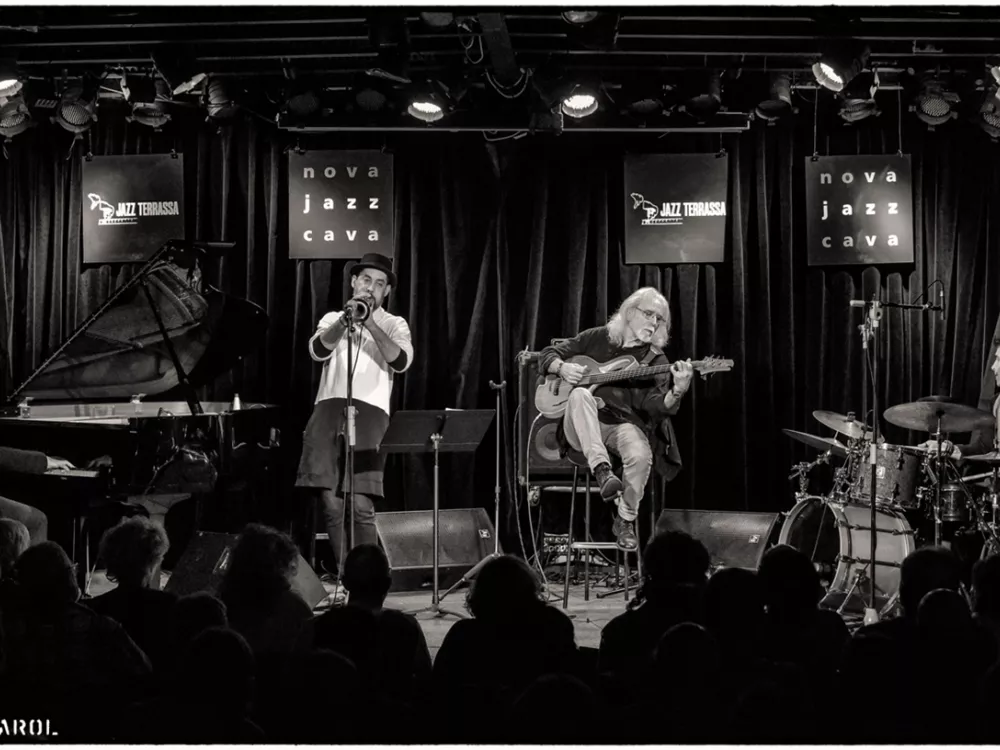 Carles Benavent Un, dos, tres + Raynald Colom