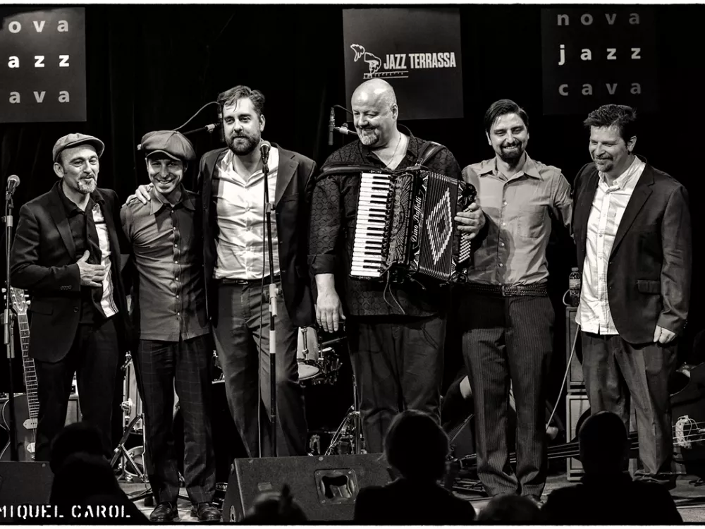 Victor Puertas & The Mellow Tones feat JT Lauritsen 