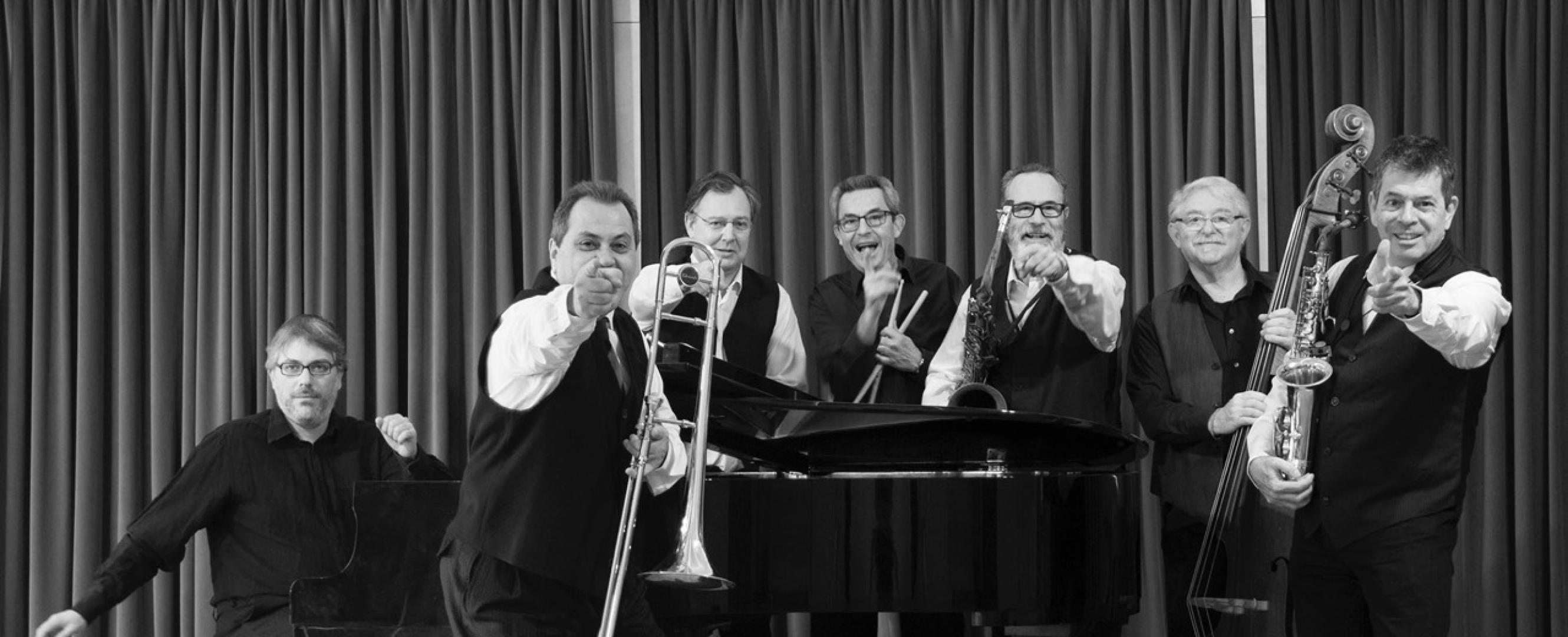 Barcelona Swing Flamingos