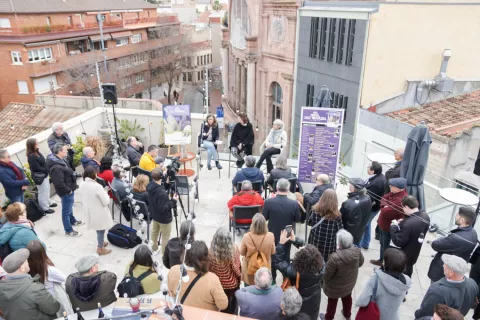 44 FJT Presentació