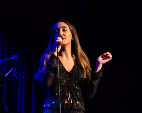 Júlia Plans
