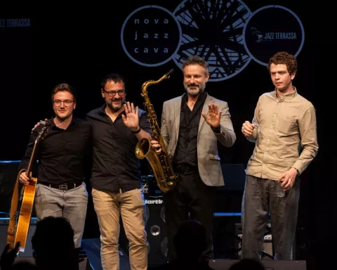 Joan Fort Organ Trio Feat. Adrian Cunningham