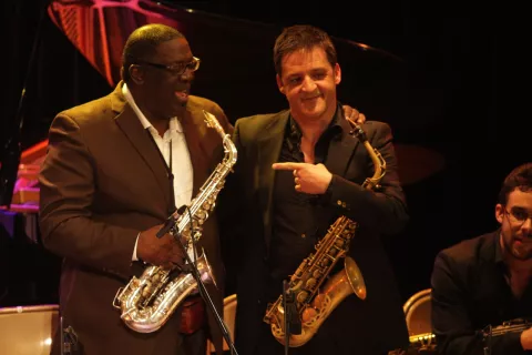 Jesse Davis, Víctor de Diego