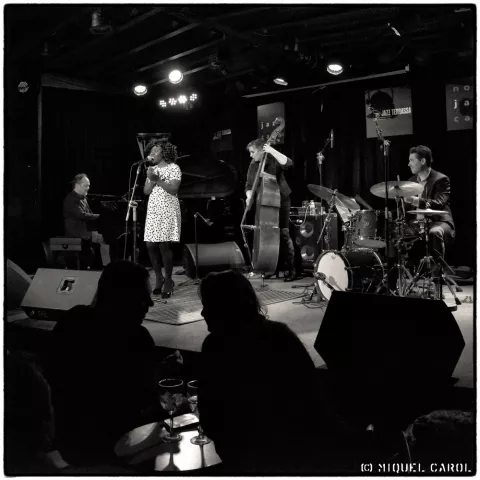 Angue & Her Hot Jazz Quartet