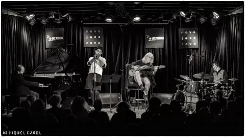 Carles Benavent Un, dos, tres + Raynald Colom