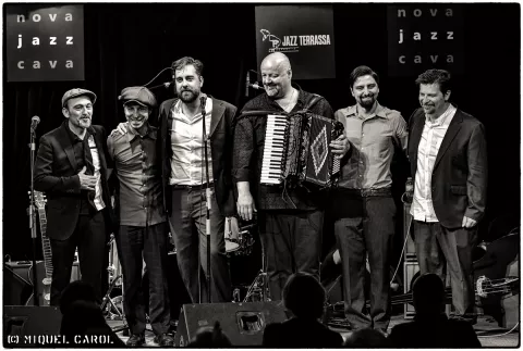 Victor Puertas & The Mellow Tones feat JT Lauritsen 