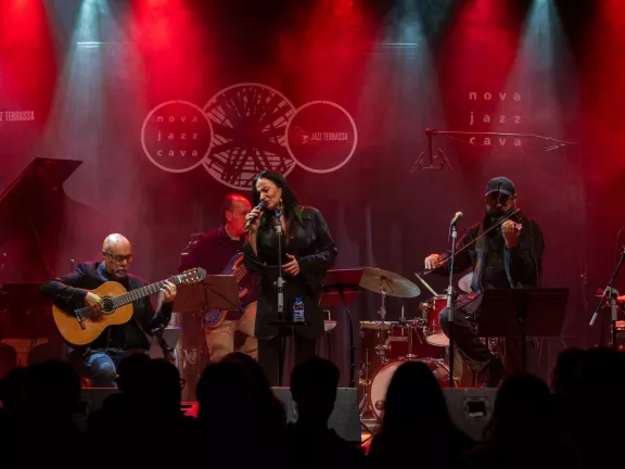 Anna Luna Septet Argentina besa el Mediterráneo