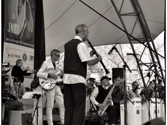 38 FJT PICNIC JAZZ La Locomotora Negra