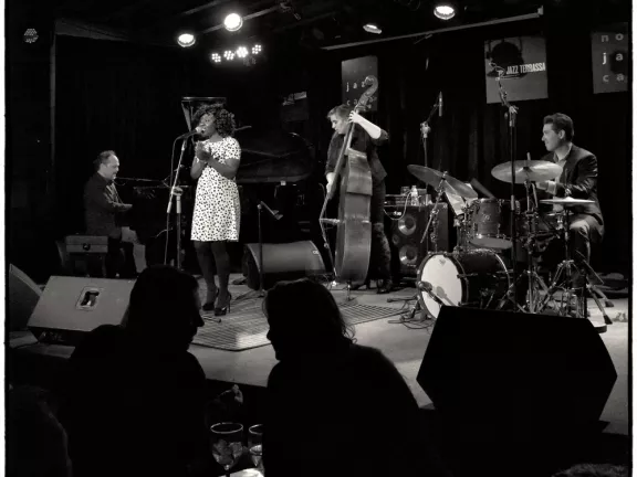 Angue & Her Hot Jazz Quartet