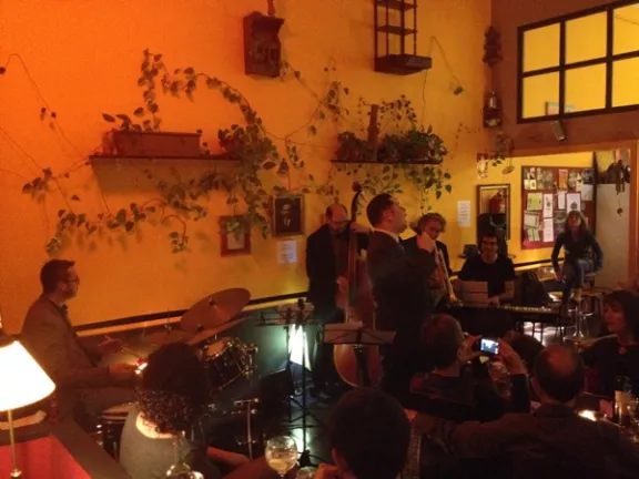 Agustí Buriel Sings Frank Sinatra